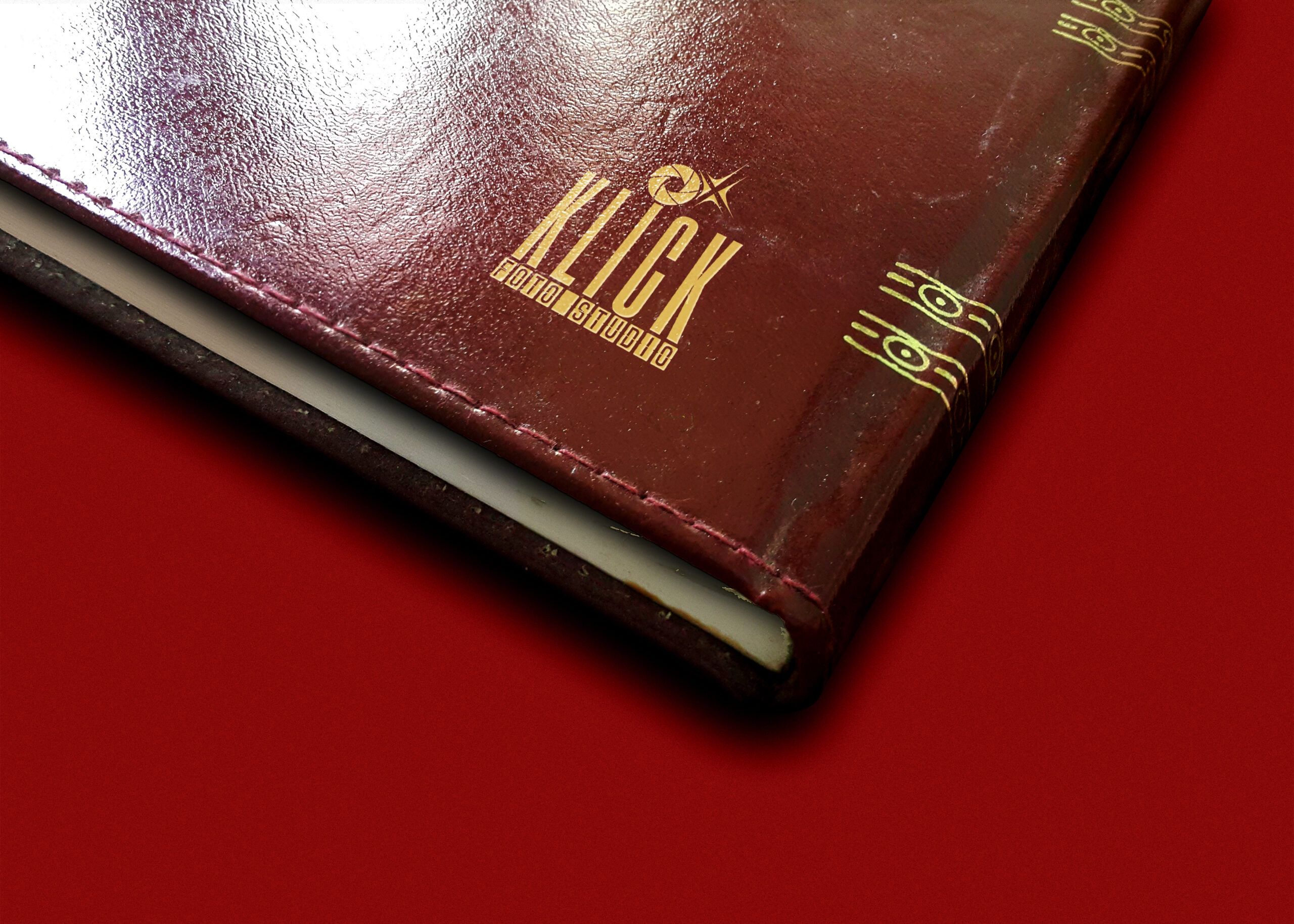 Vintage-Leather-Book-Logo-Mockup